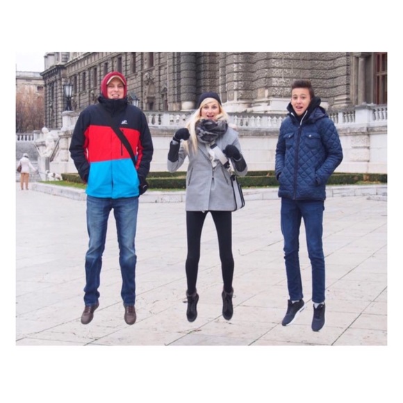 🎀 • Hi! I'm Lenka! You can call me BowAddict 🎀 • - Picture 3 of 13